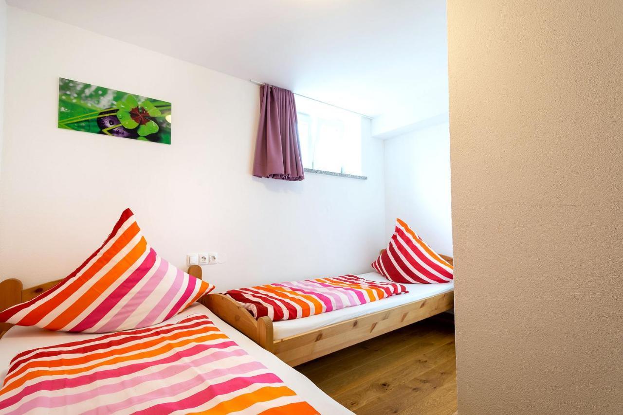 Alpen-Hostel - Apartment Talstation Mit Motorradvermietung Memmingen Esterno foto