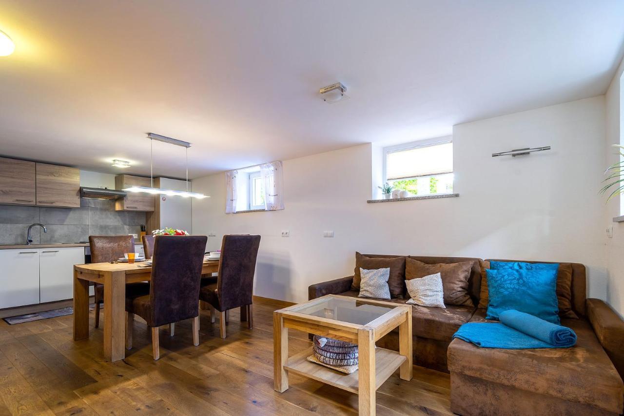 Alpen-Hostel - Apartment Talstation Mit Motorradvermietung Memmingen Esterno foto